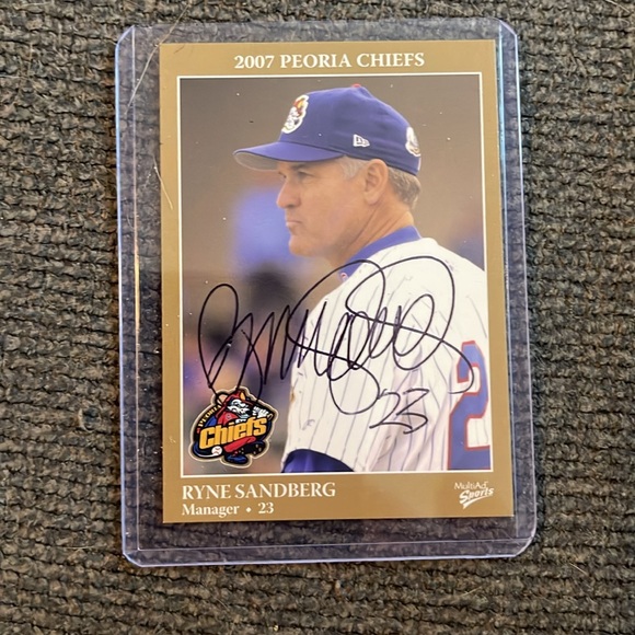 Lot of 5 Ryne Sandberg cards- Chicago Cubs - Picture 4 of 6